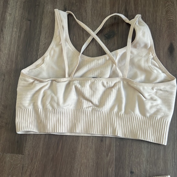 Woman’s best three-piece set - Picture 4 of 5